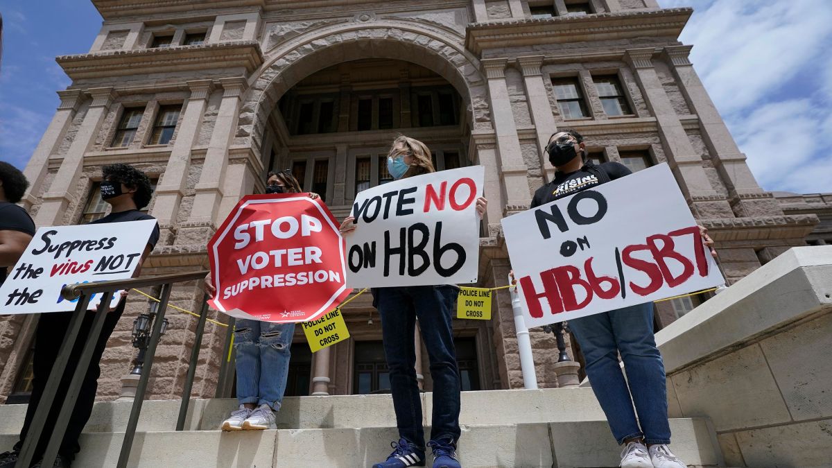 Les Américains protestent contre les lois de l'État sur la suppression des électeurs