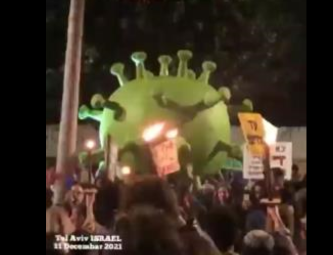 Les israéliens dans les rues de Tel Aviv protestent contre la vaccination des enfants... !!!