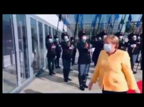 Les « leaders » au G20 arrivent, se masquent dans le véhicule, mettent des masques à l'extérieur du véhicule, puis enlèvent les masques IMMÉDIATEMENT en entrant À L'INTÉRIEUR »
