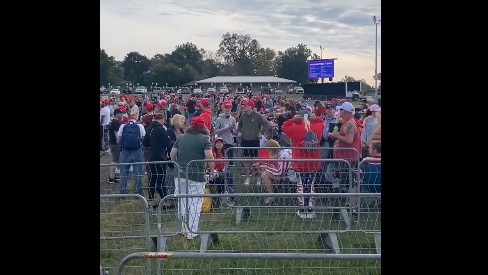 Rassemblement de Trumpaux USA  Grande Foule!!! WOOOW!!!