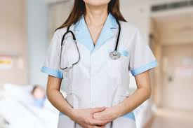 Une infirmière est prête à perdre son emploi pour éviter d'être V…A…X.. Écoutez pourquoi