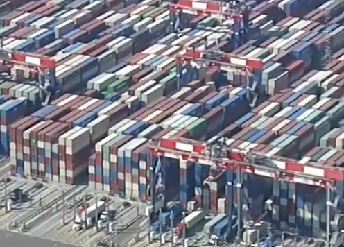 LE CONTAINERGEDDON DE BIDEN !!