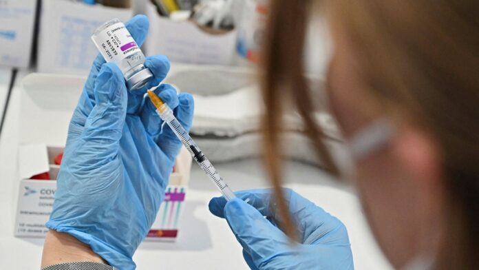 Le V—A—X   Pfizer vous suit et vous traque! (si vous l'avez)