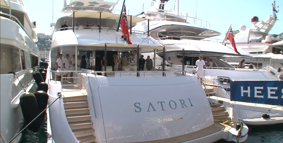 Un yacht à 40 millions d'euros, ça ressemble à ça Le vrai luxe, c'est faire des décos hors de prix que personne ne voit