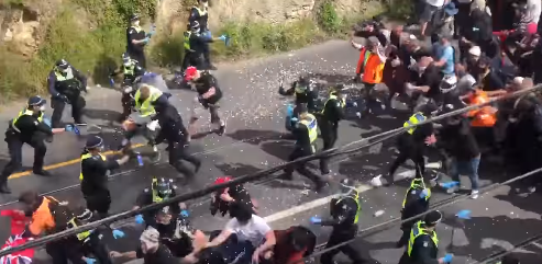 Respect aux citoyens australiens👇👇💪💪💪 nul …