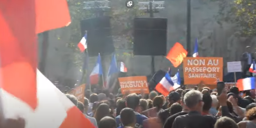 Manifestation ANTI-PASS - Trocadéro - 18 septembre 2021 - la marseillaise