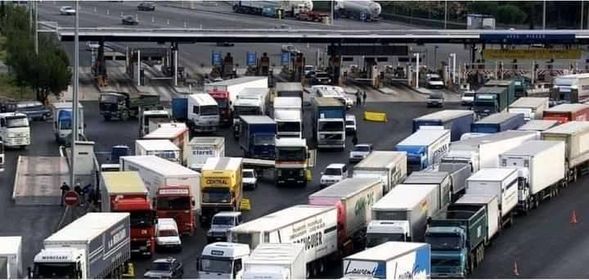 les italiens bloquent les autouroutes