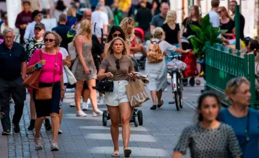 Dans le club des correspondants, franceinfo passe les frontières pour voir ce qui se passe ailleurs dans le monde. Aujourd'hui direction, la Belgique, la Suède et la Bulgarie, trois pays où la crise sanitaire est actuellement vécue différement.
